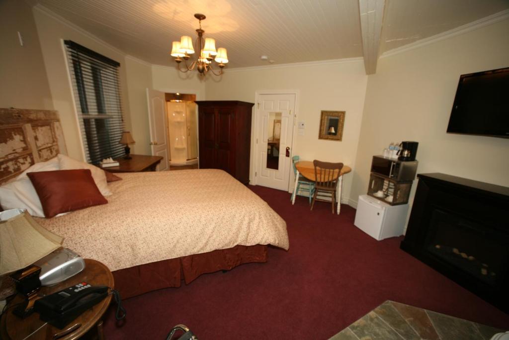 Auberge De La Tour Du Lac 생트 아가트 데 몽 객실 사진