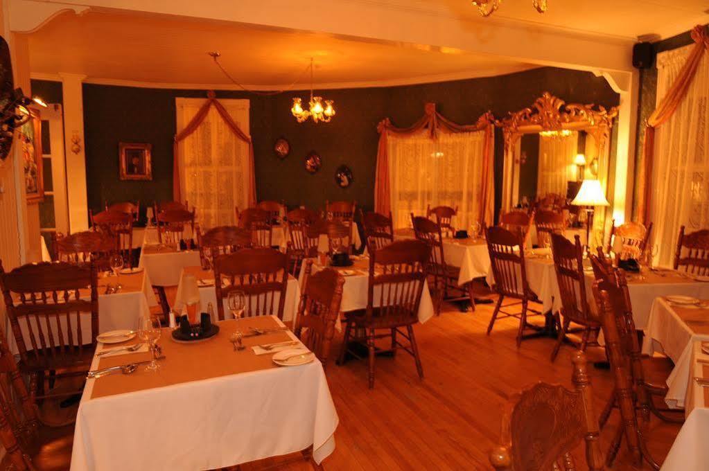 Auberge De La Tour Du Lac 생트 아가트 데 몽 외부 사진